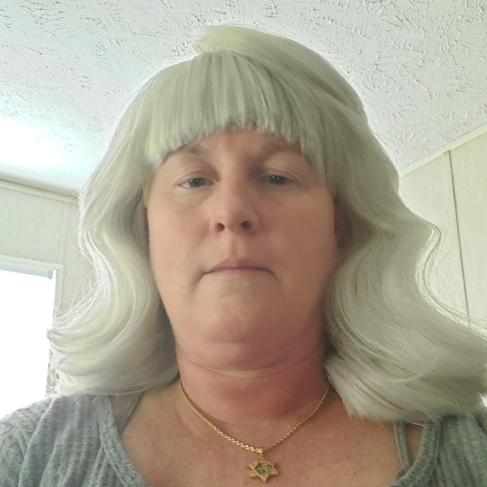 Meet your Posher, Lorraine